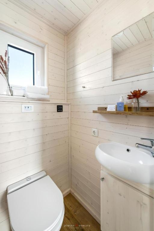 Hausboot Gluecksmomente Mit Dachterrasse In Schleswig Am Ostseefjord Schlei Exterior foto