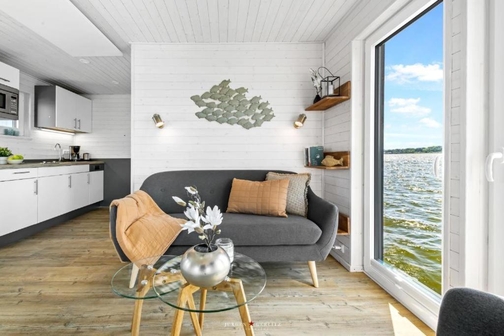Hausboot Gluecksmomente Mit Dachterrasse In Schleswig Am Ostseefjord Schlei Exterior foto