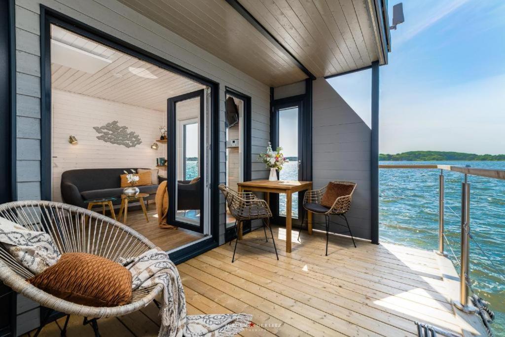 Hausboot Gluecksmomente Mit Dachterrasse In Schleswig Am Ostseefjord Schlei Exterior foto